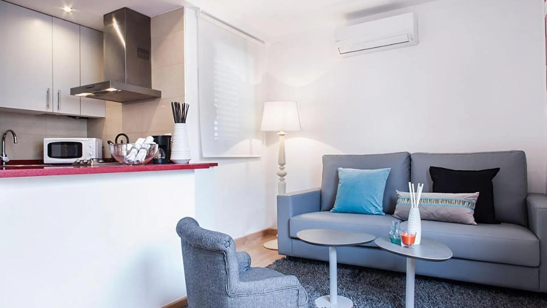 Luxury Penthouse In Barcelona Next To Diagonal contacts